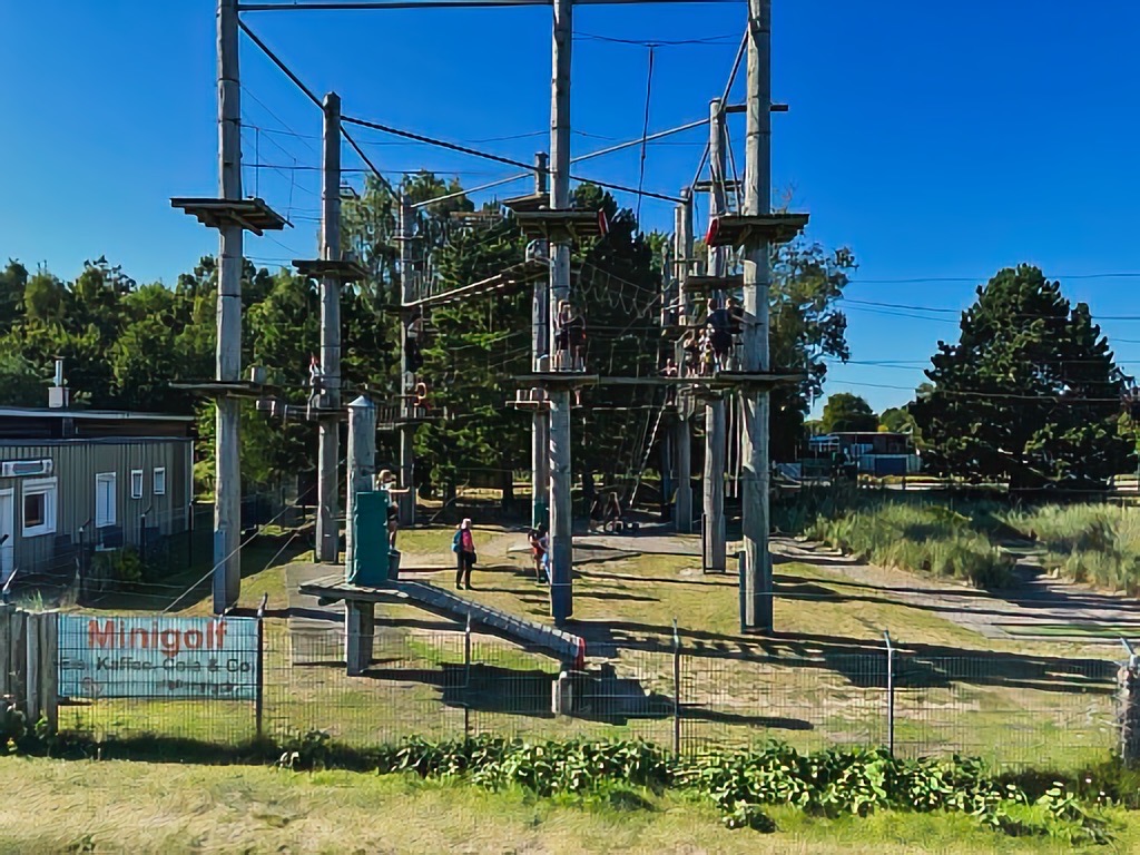 Spaß beim Familienurlaub am Kletterpark Grömitz